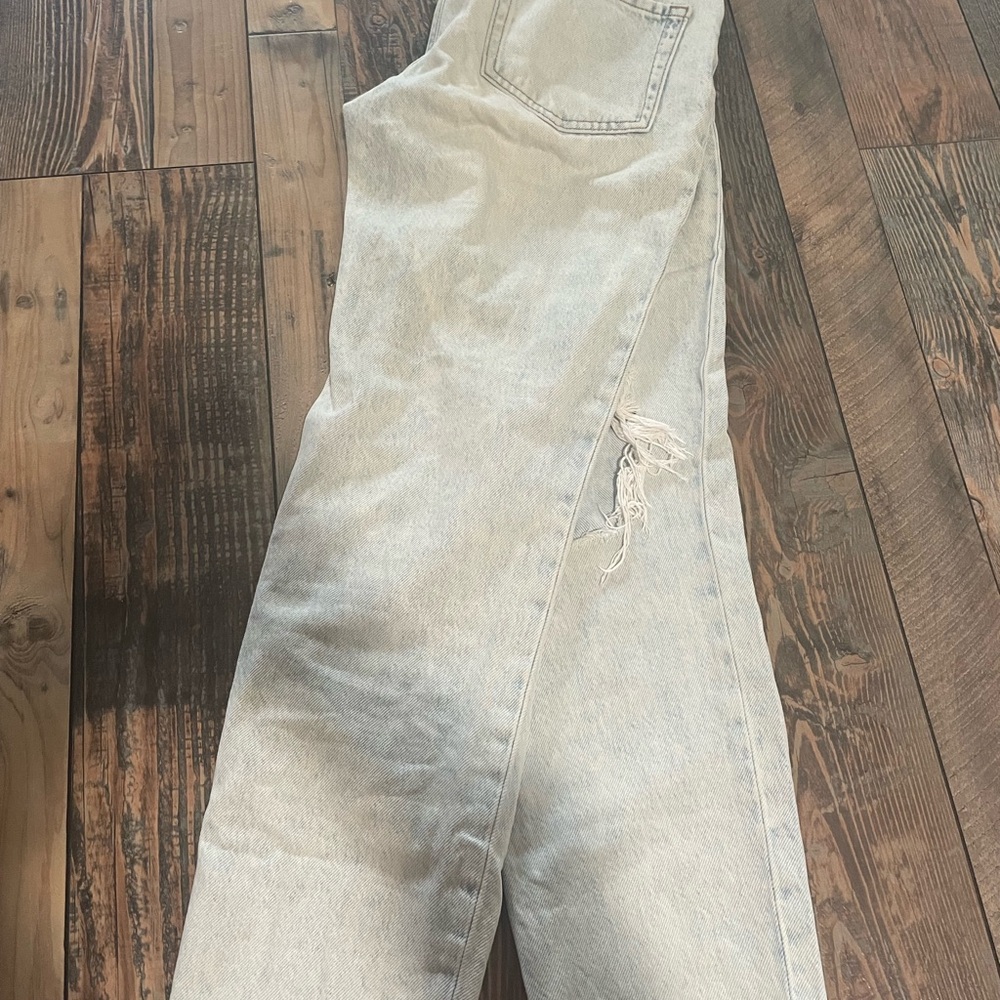 Light Wash Distressed Jeans